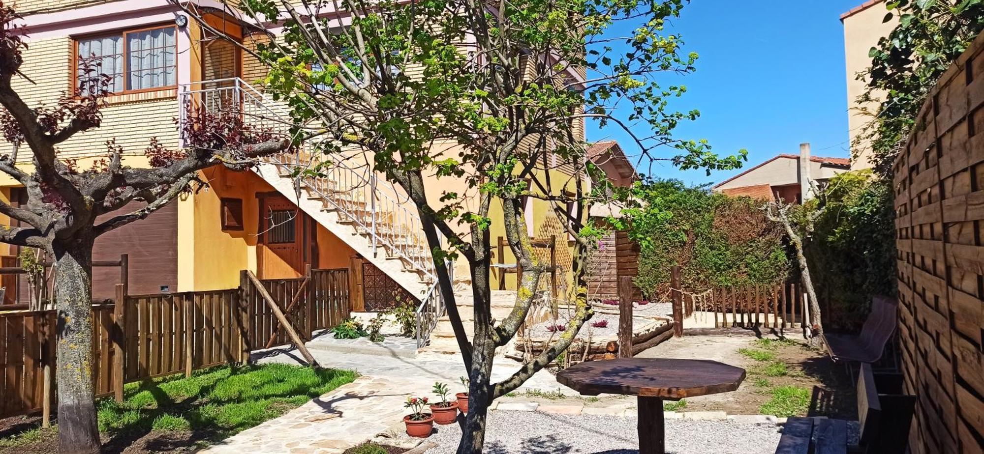 El Guardavinas, Entre Montes Y Vinedos